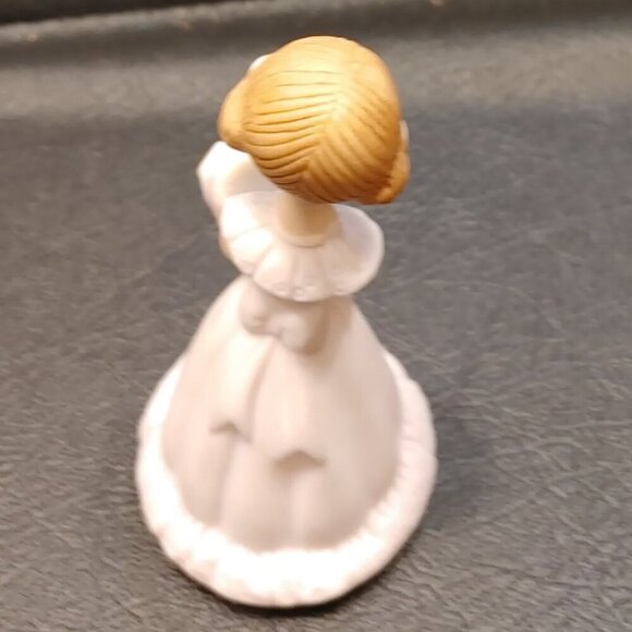 Enesco Growing Up Girls “Age 5” Porcelain Figurine - Picture 4 of 6